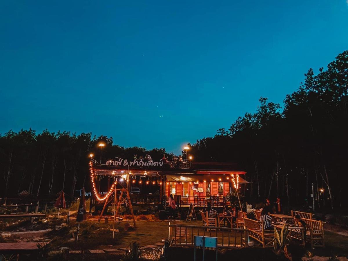 ไร่นาบัวหลวง คาเฟ่ & ฟาร์มสเตย์ Raina Bualuang Cafe & Farm Stay Ban Na No ภายนอก รูปภาพ