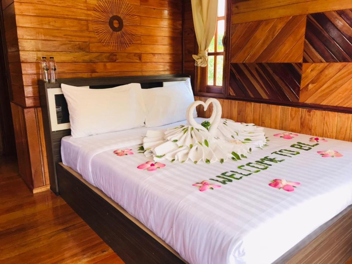 ไร่นาบัวหลวง คาเฟ่ & ฟาร์มสเตย์ Raina Bualuang Cafe & Farm Stay Ban Na No ภายนอก รูปภาพ
