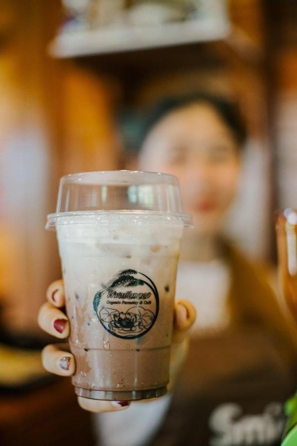 ไร่นาบัวหลวง คาเฟ่ & ฟาร์มสเตย์ Raina Bualuang Cafe & Farm Stay Ban Na No ภายนอก รูปภาพ