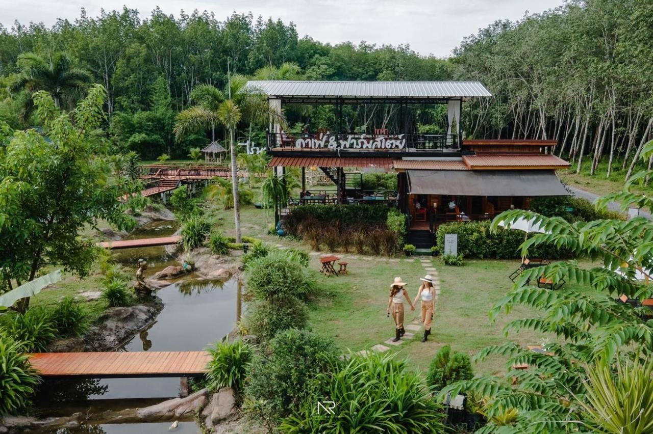 ไร่นาบัวหลวง คาเฟ่ & ฟาร์มสเตย์ Raina Bualuang Cafe & Farm Stay Ban Na No ภายนอก รูปภาพ
