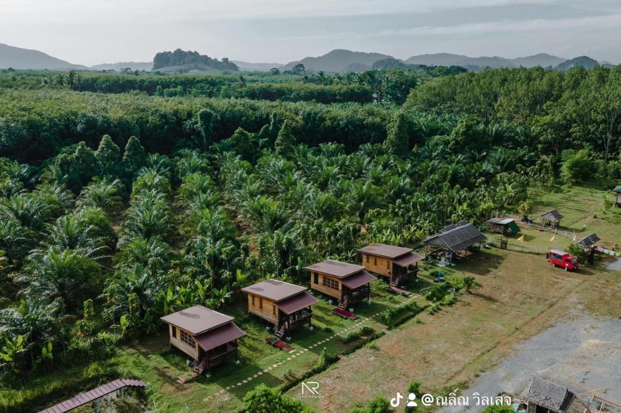 ไร่นาบัวหลวง คาเฟ่ & ฟาร์มสเตย์ Raina Bualuang Cafe & Farm Stay Ban Na No ภายนอก รูปภาพ